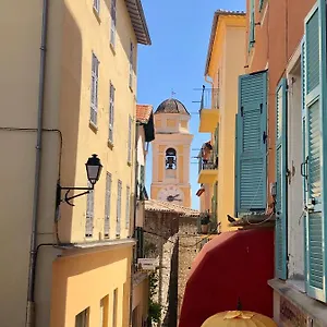 Charming Near The Apartment