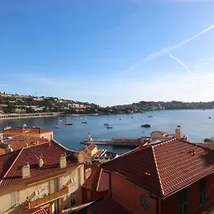 Excellent Location - Sea Views Apartment