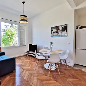 Le Foch By Guys Apartment